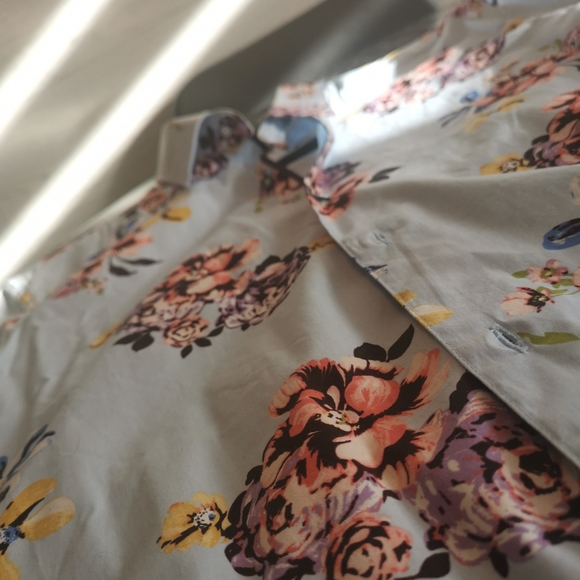 Nice blue Flower Shirt - Picture 3 of 3